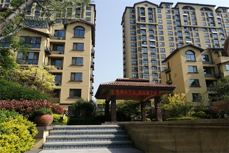 万达旁，东方今典D区，单价7000同小区最便宜一套三房